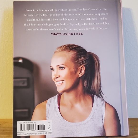 Carrie Underwood- Find your path book. - Picture 5 of 5